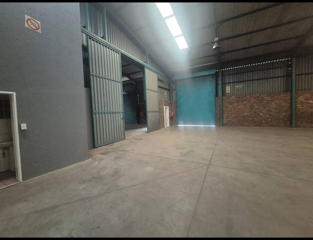 1,846M² WAREHOUSE TO LET IN POMONA